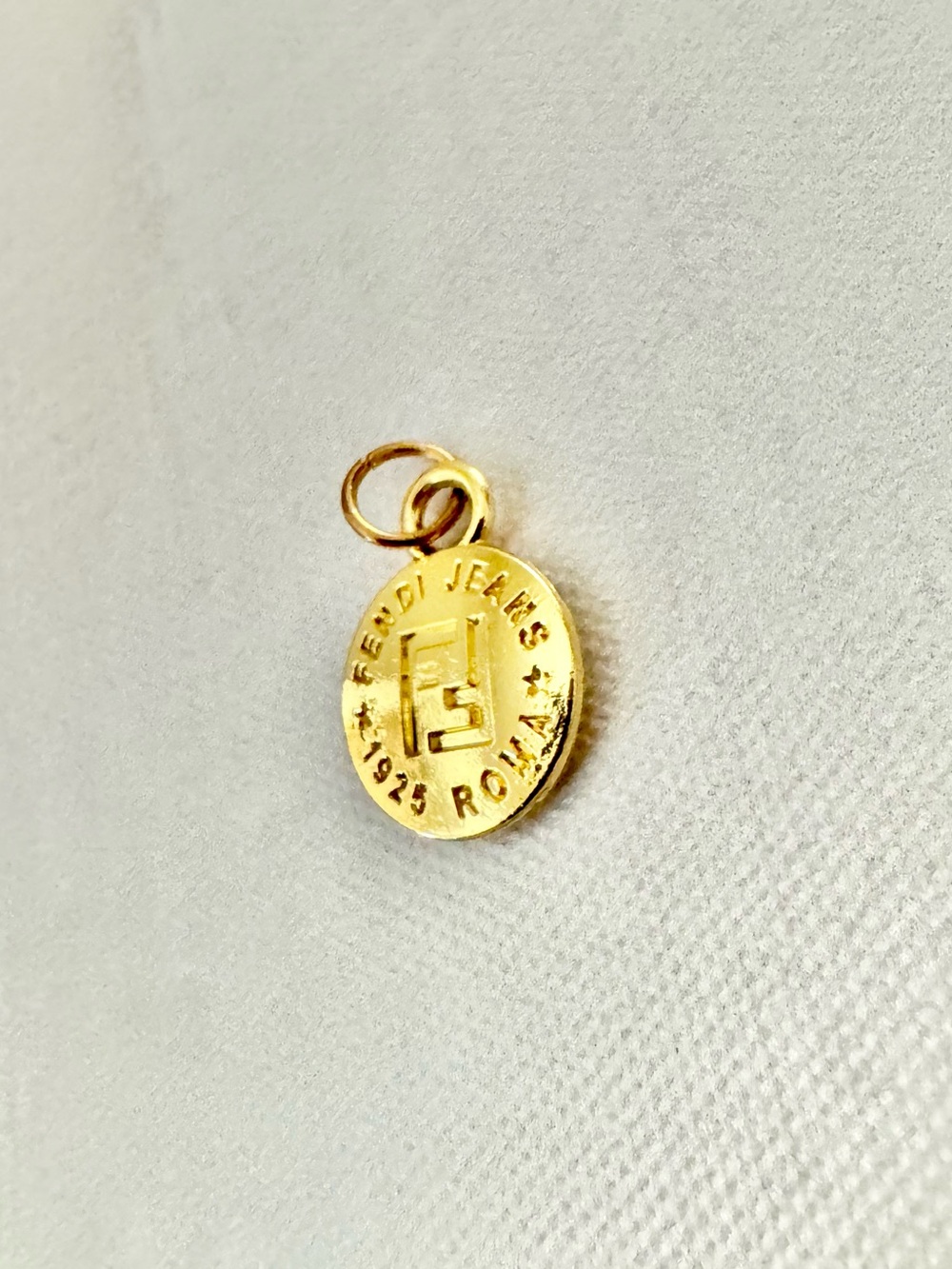 Fendi Jeans Gold Round Logo Pendant Charm, Logos, Petite, Small - Picture 3 of 5